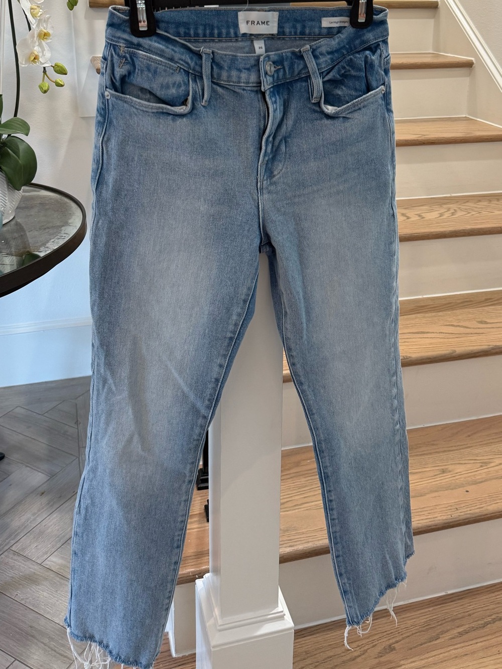 FRAME Le High Straight